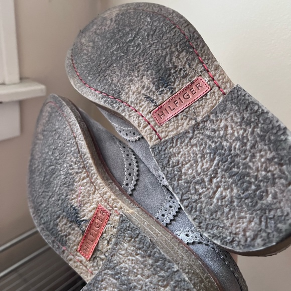 Tommy Hilfiger suede gray lace up shoes - Picture 4 of 5